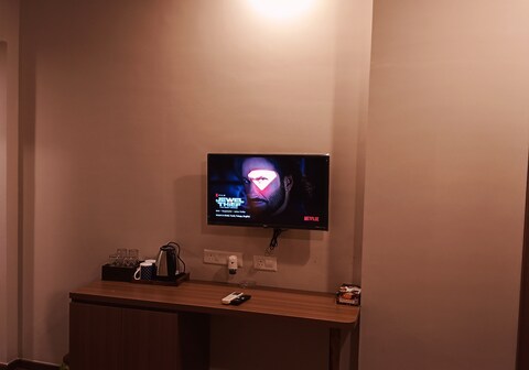 StayLuxe at Omaxe India Trade Center