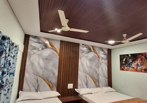 Dev Laxmi Hotel