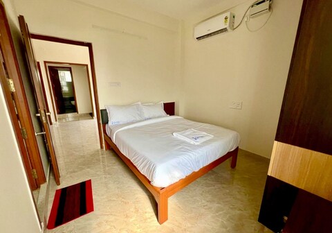 Queen's Hotel Service Apartment Salem