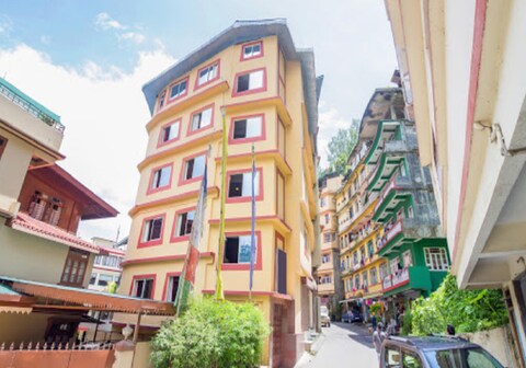 Green View Hotel by StayApart