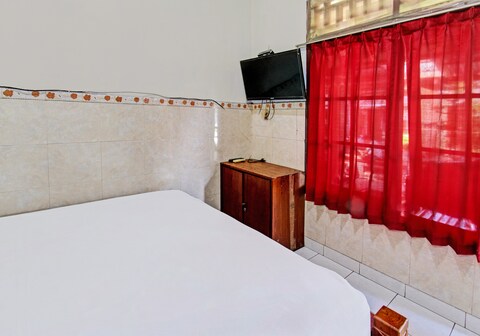 Hotel O Astri Homestay