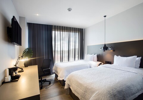 Hampton by Hilton David