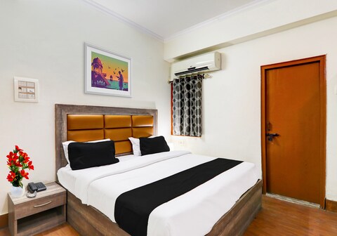 Super Collection O Alambagh Formerly BM Palace