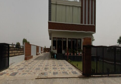 Dammblick Resort, Taranagar
