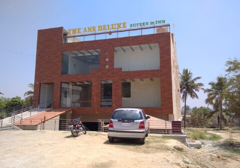 THE ANS DELUXE SUITS AND INN