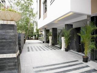 AR Suites Fontana Bay-Entrance View