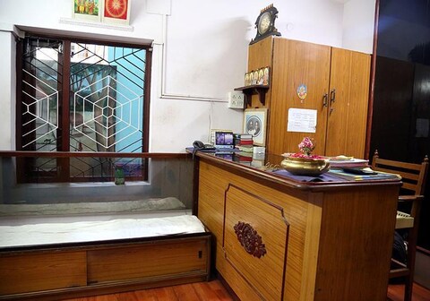 Thangam Balaji Guest House(1KM From US Consulate)