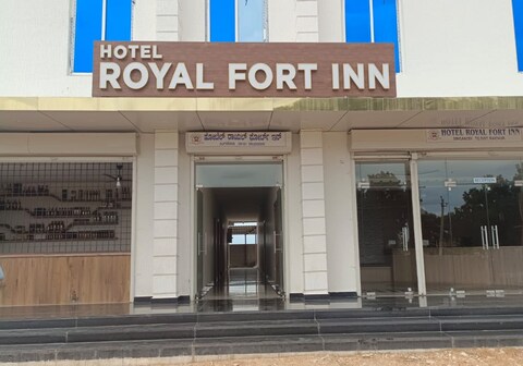 Hotel Royal Fort Inn Singanodi