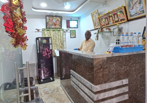 Sri Saraswathi Rooms