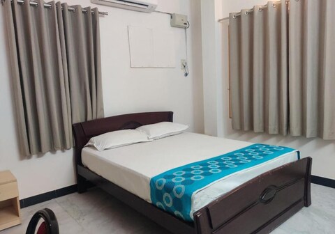 Roshini Serviced Apartments
