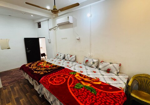 Radha Krishna Paying Guest House