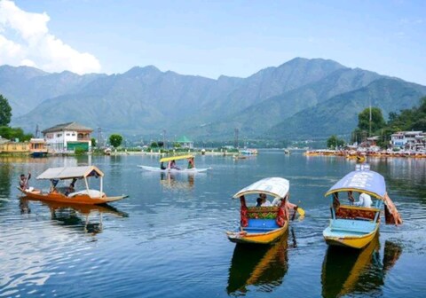 Shahenshah Houseboats