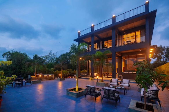 StayVista | Sunset Boulevard Villa