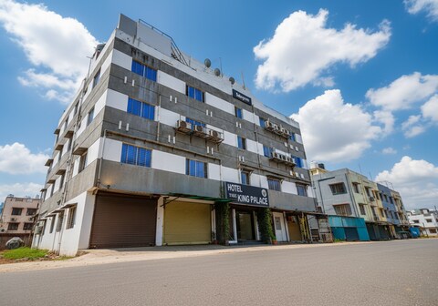 FabHotel The King Palace