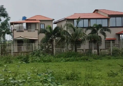 Villa with Private Pool Amidst Mountains Igatpuri