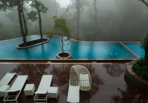 Elixir Hills Suites Resort & Spa