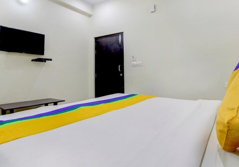 Hotel Radhey Radhey..