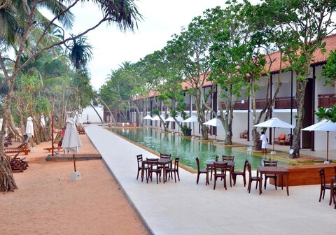 Pandanus Beach Resort & Spa