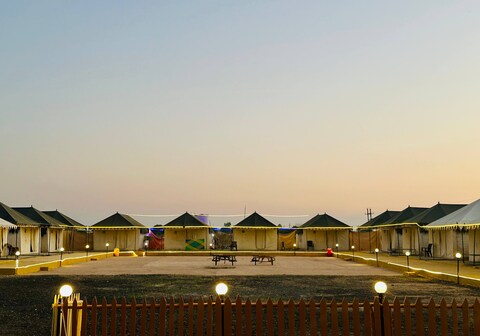 StayGuru Patgar Tent