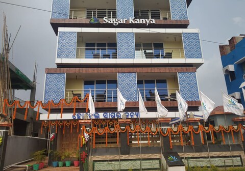HOTEL SAGAR KANYA INN ,100mtrs from Sea Beach