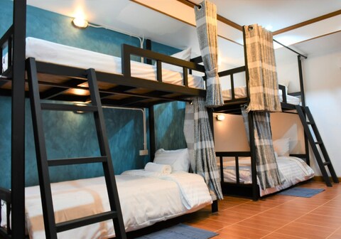 OYO 736 Green Poshtel