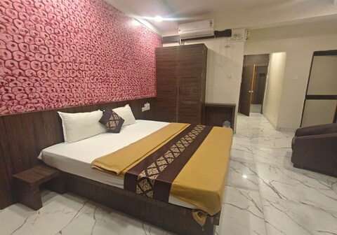 HOTEL VISHWAVEER INN