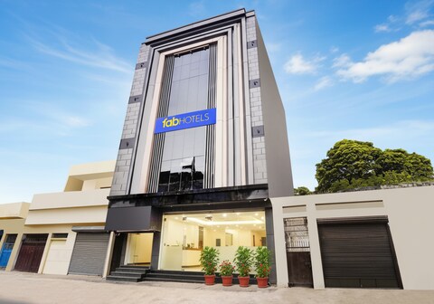 FabHotel Sanviraaj