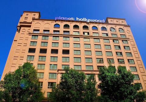 Planet Hollywood Thane City, 12.2 km from Thane Railway Station
