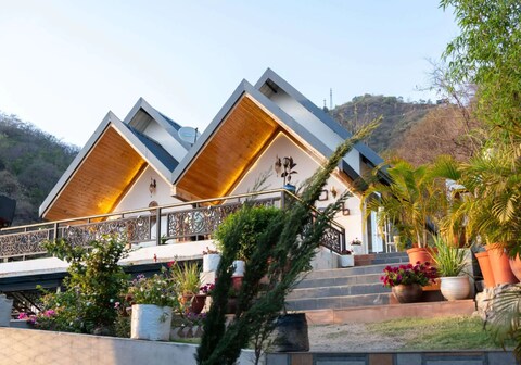 Alpine Manor 3 by Ebonystays