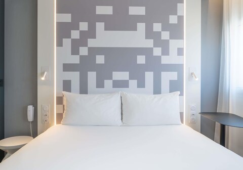 Mercure B