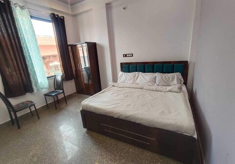 Hotel O R R Resturent And Hotel