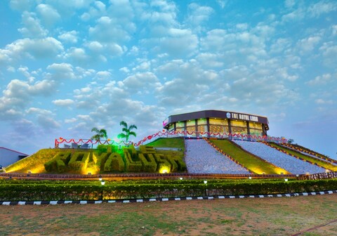 THE ROYAL LUSH HOTEL