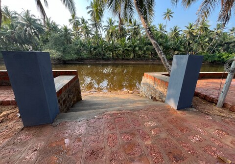 Harsha River View 8-Bed Mixed Dormitory Room