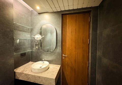 Galaxy blue sapphire studio