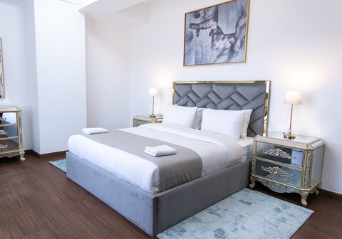 Happy Season JBR Amwaj apartments