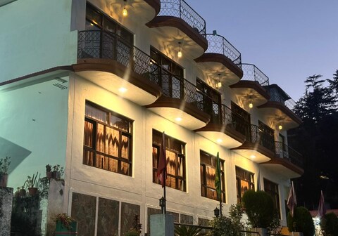 Hotel Sumit Kausani