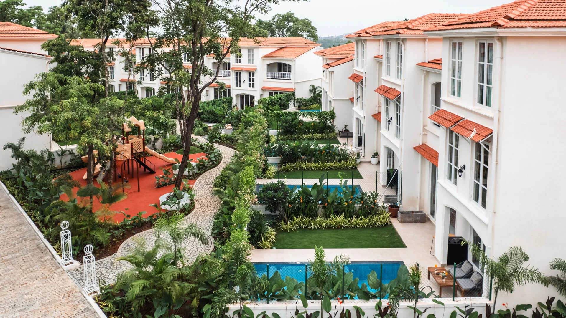 LohonoStays Moira Villa 21