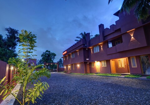 Hotel O South Fort Inn