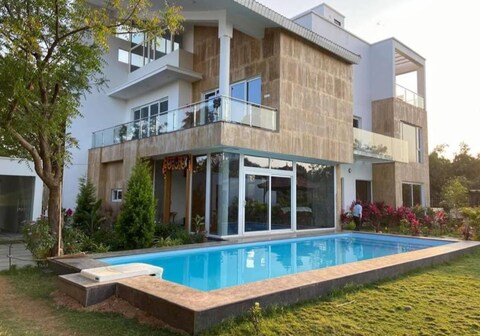 Bliss farm stay Lilly