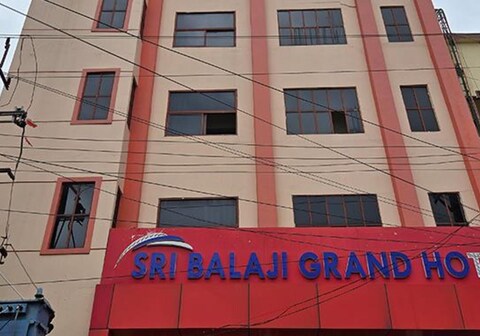 FabHotel Sri Balaji Grand