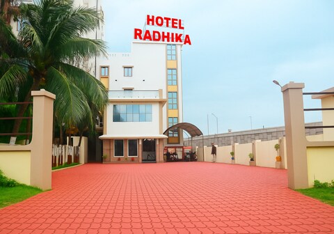 HOTEL RADHIKA SOMNATH