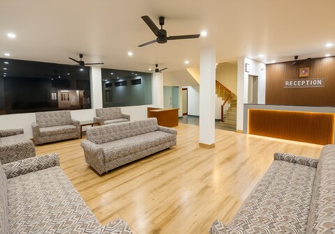 Shri Kunj Hotel & Restaurant