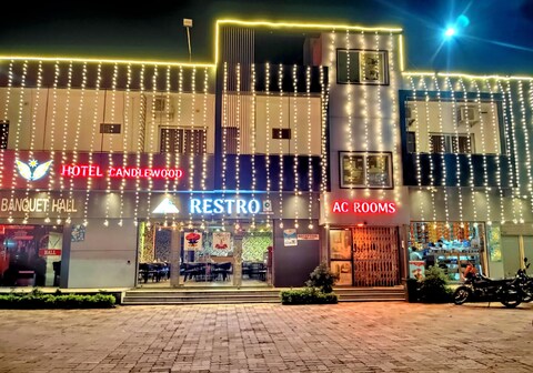 Hotel Candle Wood & Restaurant