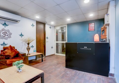 Townhouse Super Anmol Residency Near Saket Metro Delhi