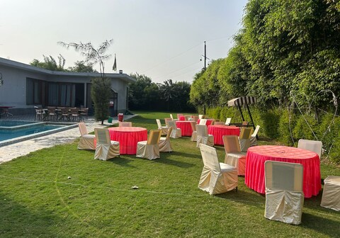 Apple green luxury farm house