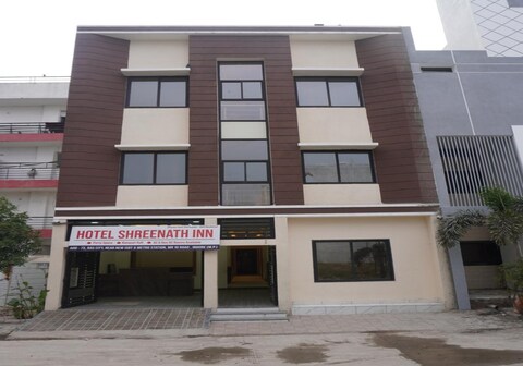 Shreenath Hotel