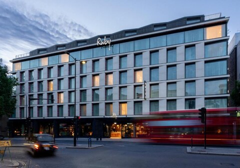 روبي تزوي هوتل لندن