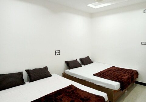 Hotel hardik guest house
