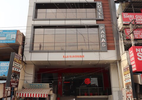 Hotel Paras