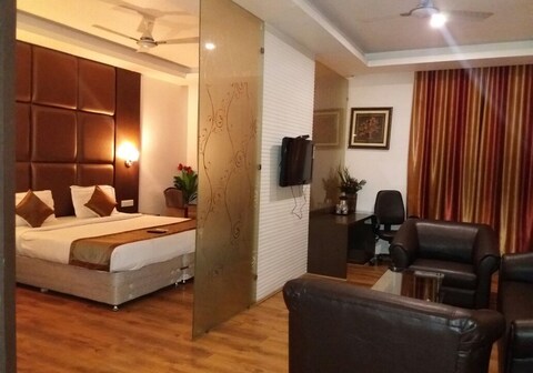 Hotel Lotus Grand Jubilee